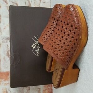 New Patricia Nash Lorena Clogs